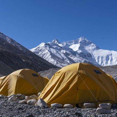 Everest Dağı'nda bahar tırmanış sezonu açıldı