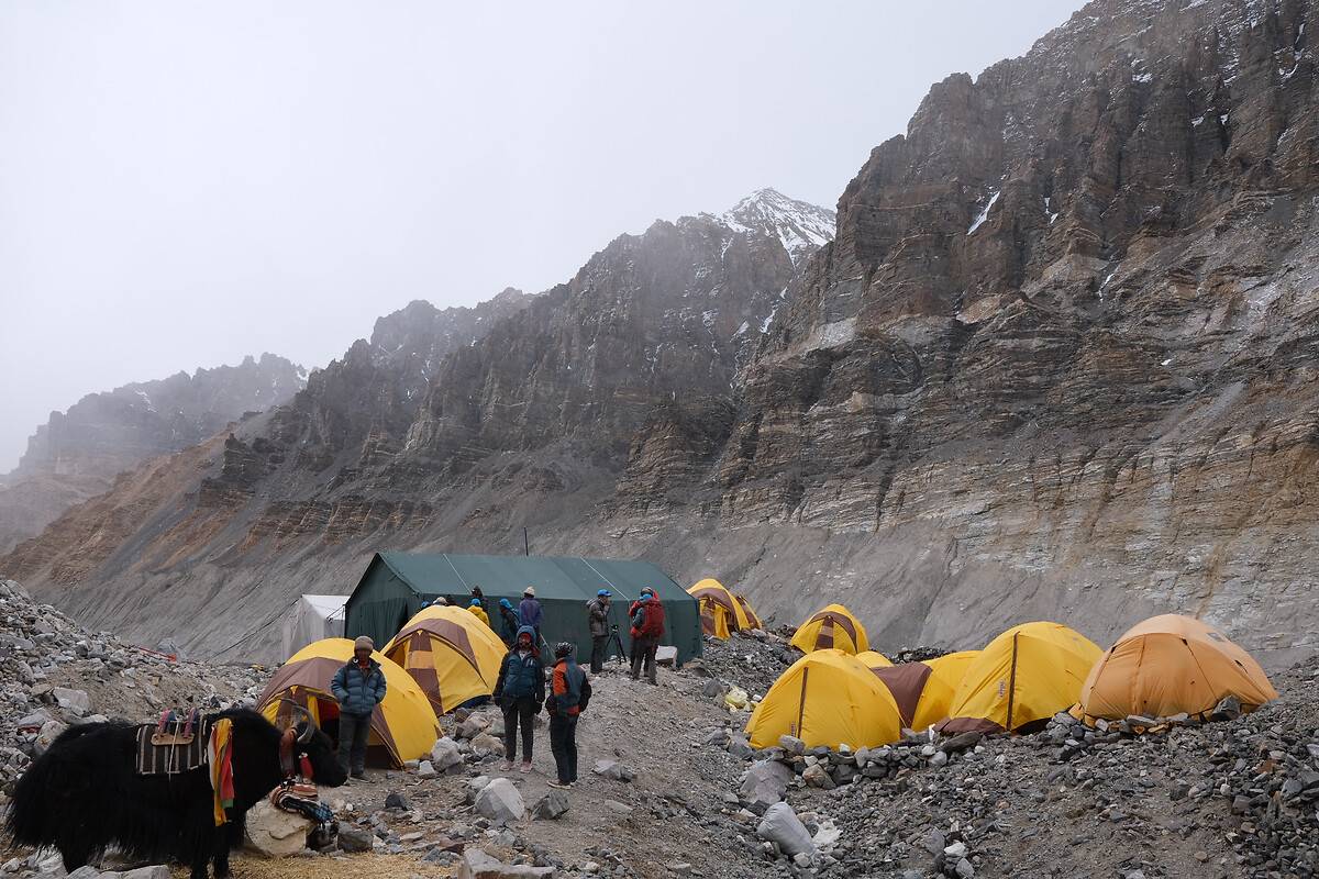 Everest Dağı'nda bahar tırmanış sezonu açıldı
