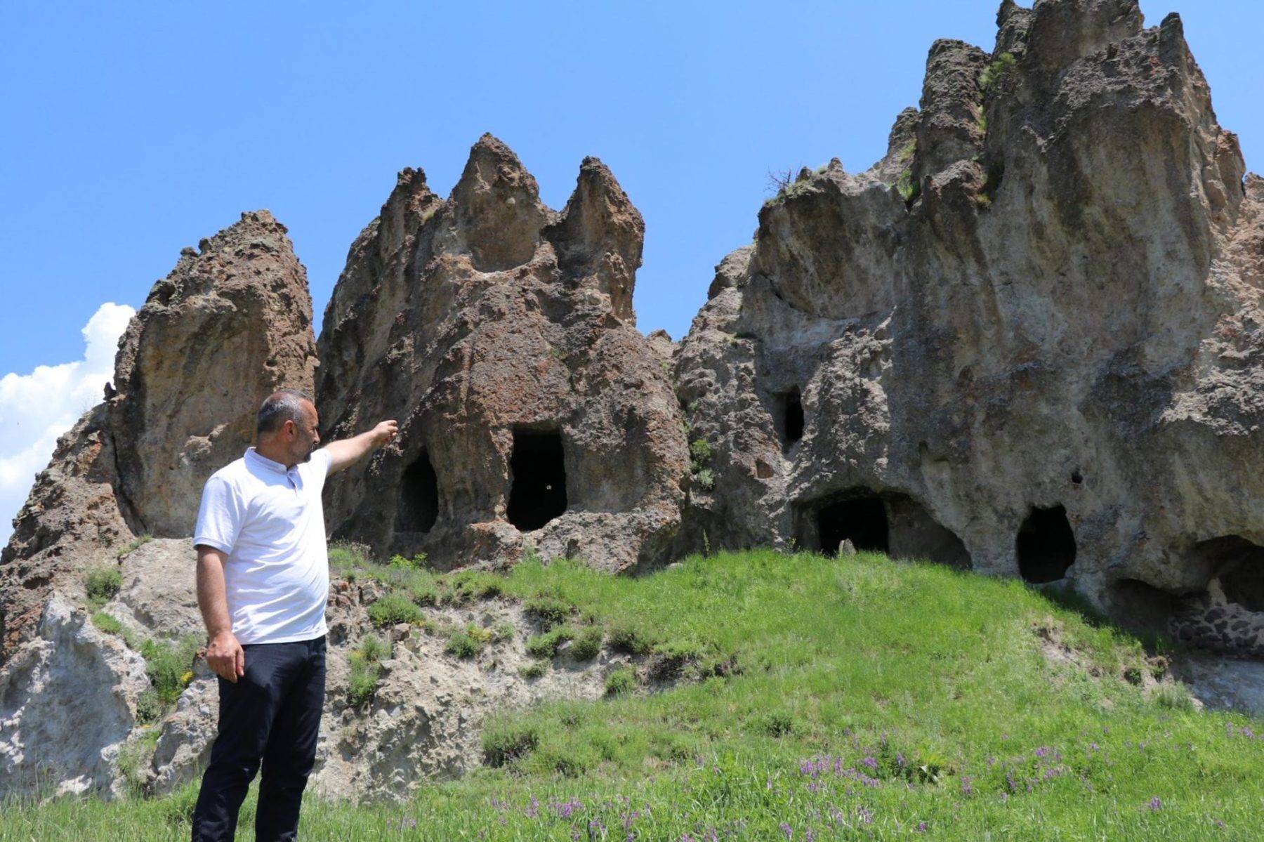 Erzurum'da kayaların arasında 1100 yıldır sessizce bekliyor: Solomon Kaya Kilisesi