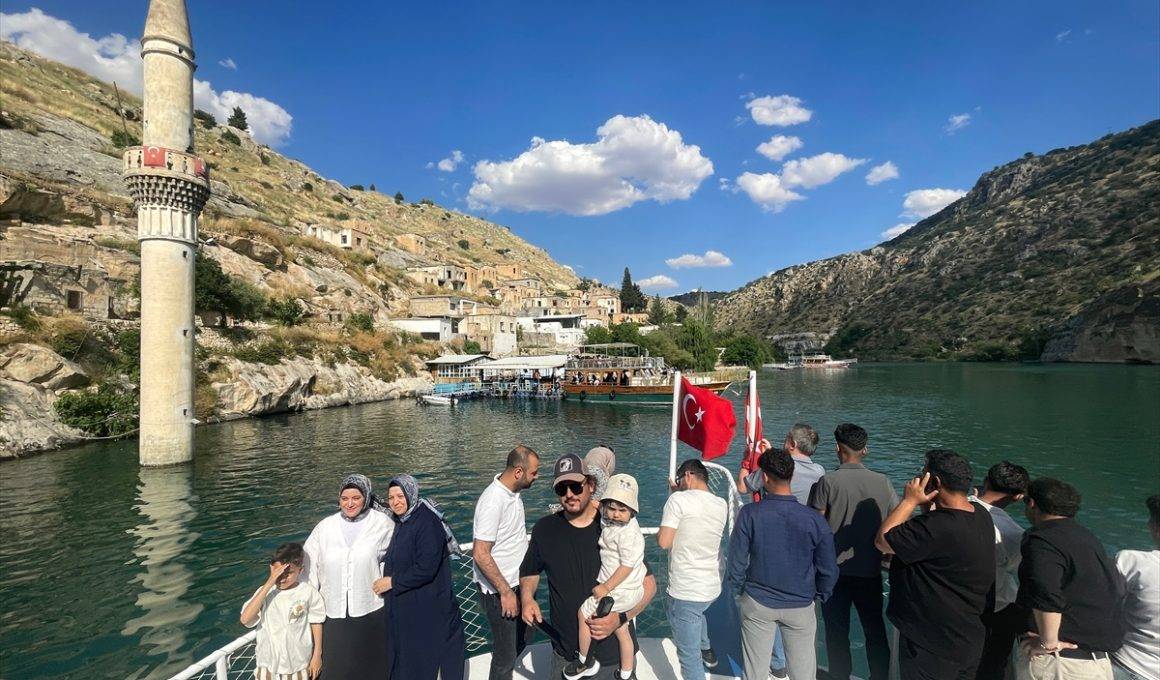 Şanlıurfa'da bayramda insan seli oluştu: Turizmcilerin beklentileri yükseldi