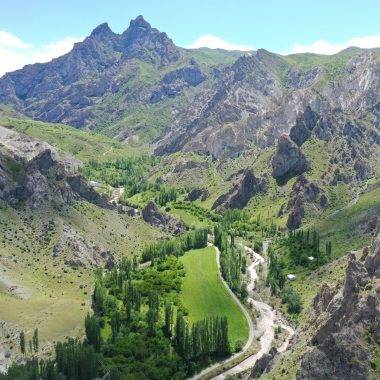 Iğdır'da İsveç manzarası! Alp Dağları'ndan fırlamış gibi: Gaziler Köyü