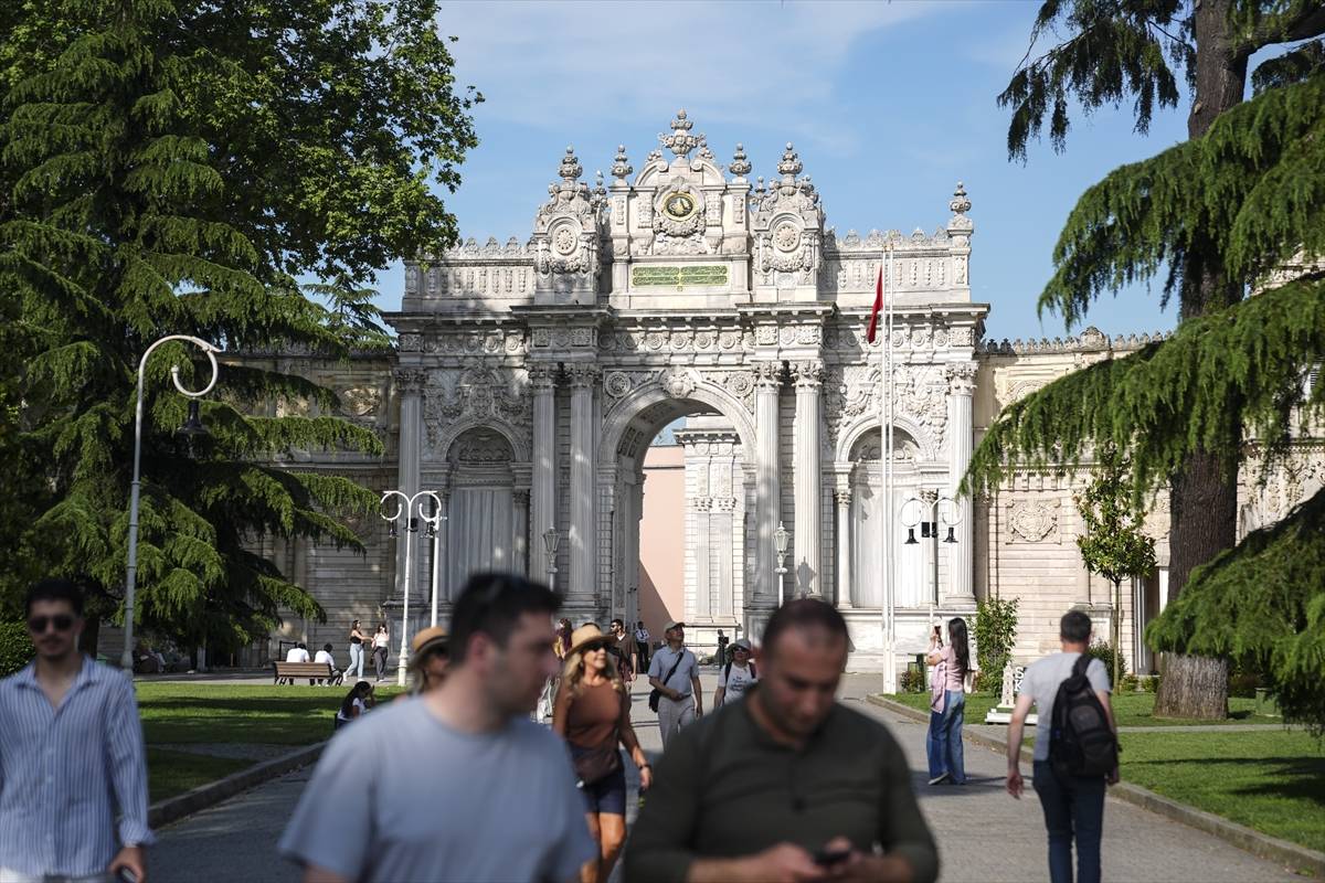Osmanlı'nın İstanbul Boğazı'na görkemli hediyesi: Dolmabahçe Sarayı 170 yaşında