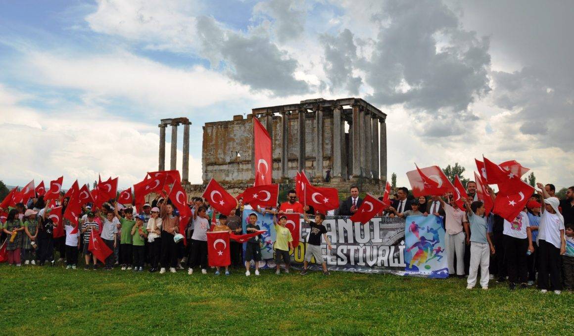 İkinci Efes'te spor heyecanı! Aizanoi Antik Kenti'nde spor festivali düzenlendi
