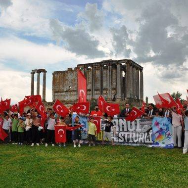 İkinci Efes'te spor heyecanı! Aizanoi Antik Kenti'nde spor festivali düzenlendi