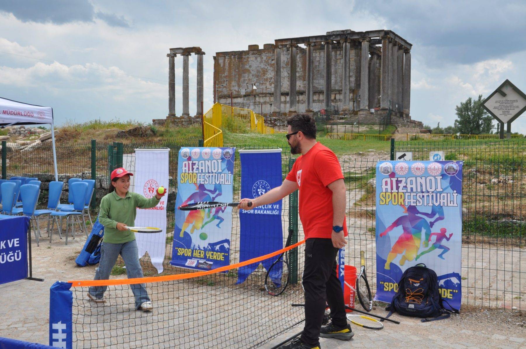 İkinci Efes'te spor heyecanı! Aizanoi Antik Kenti'nde spor festivali düzenlendi