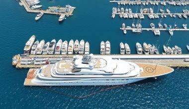 Manchester City'nin sahibinin 500 milyon dolarlık süper yatı Marmaris'e demirledi