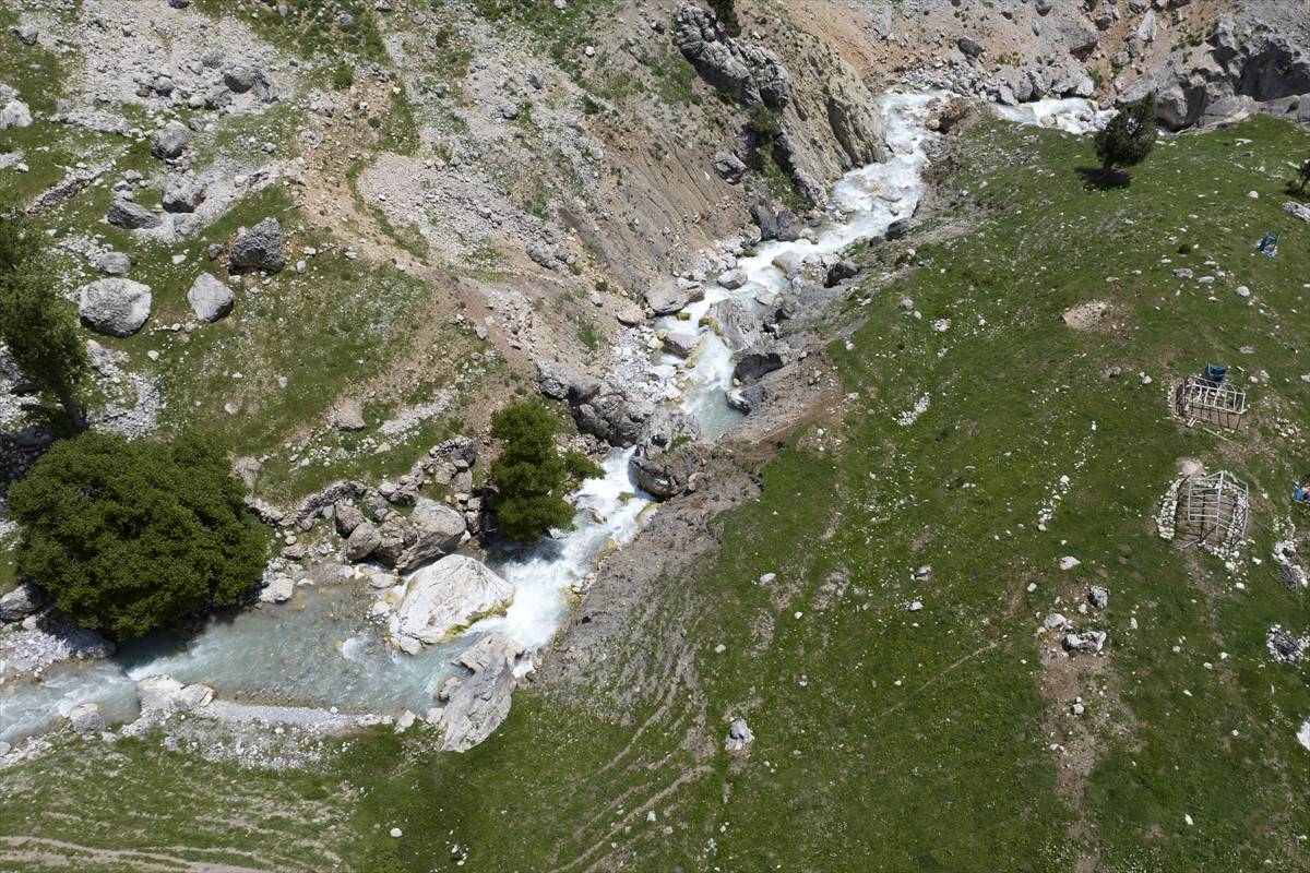 Geçmişte binlerce hayvanın geçtiği göç tünelleri Kayseri'de ortaya çıktı