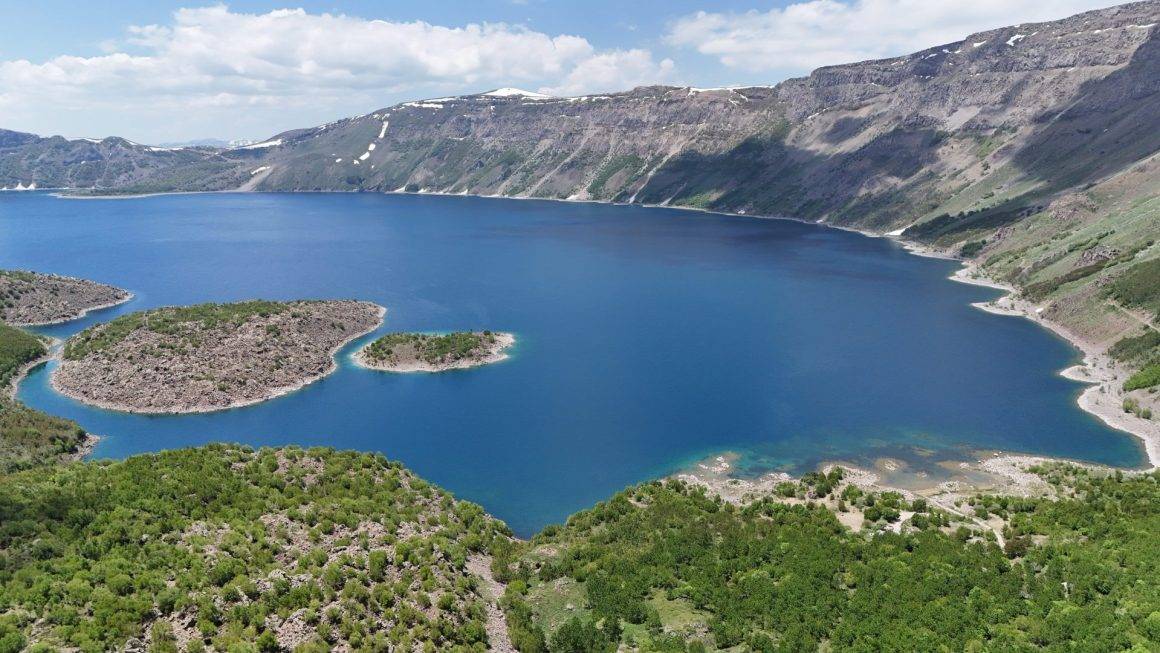 Mükemmeliyet ödüllü Nemrut Kalderası'nda turizm sezonu açıldı