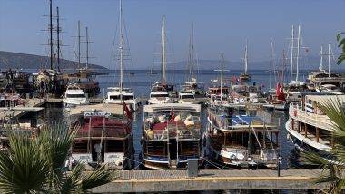 Masmavi koyları görmek isteyen çok: Bodrum'da tekne turları yoğun ilgi görüyor