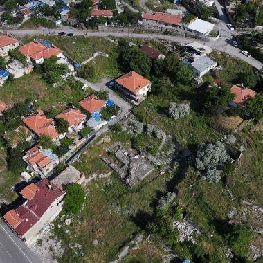 Kayseri'de gecekondu mahallesi ortasındaki tapınak keşfedilmeyi bekliyor