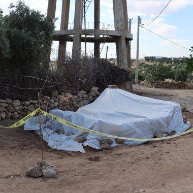 Parke taşı döşenirken ortaya çıktı: Mardin'de 9 asırlık taş bloklar bulundu