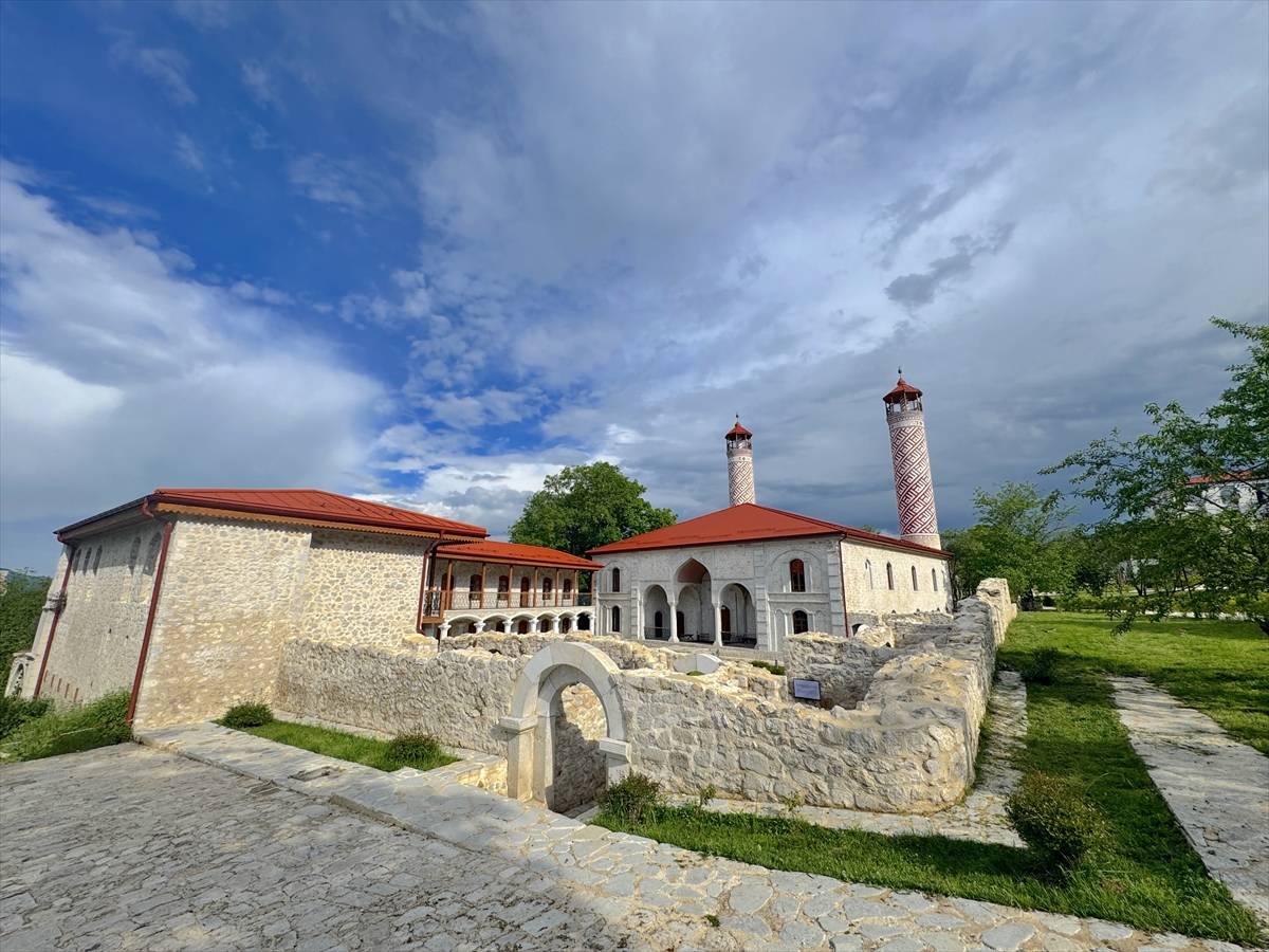 Azerbaycan'ın kültür başkenti Şuşa'da restorasyon çalışmaları devam ediyor