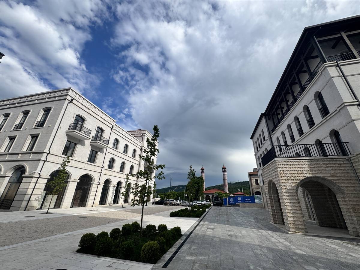 Azerbaycan'ın kültür başkenti Şuşa'da restorasyon çalışmaları devam ediyor