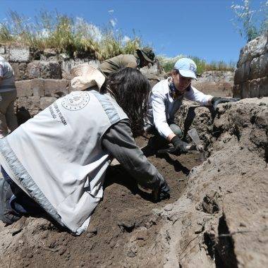 Orta Çağın en ihtişamlı şehirlerinden Ani Ören Yeri'nde kazılar 5 noktada devam ediyor