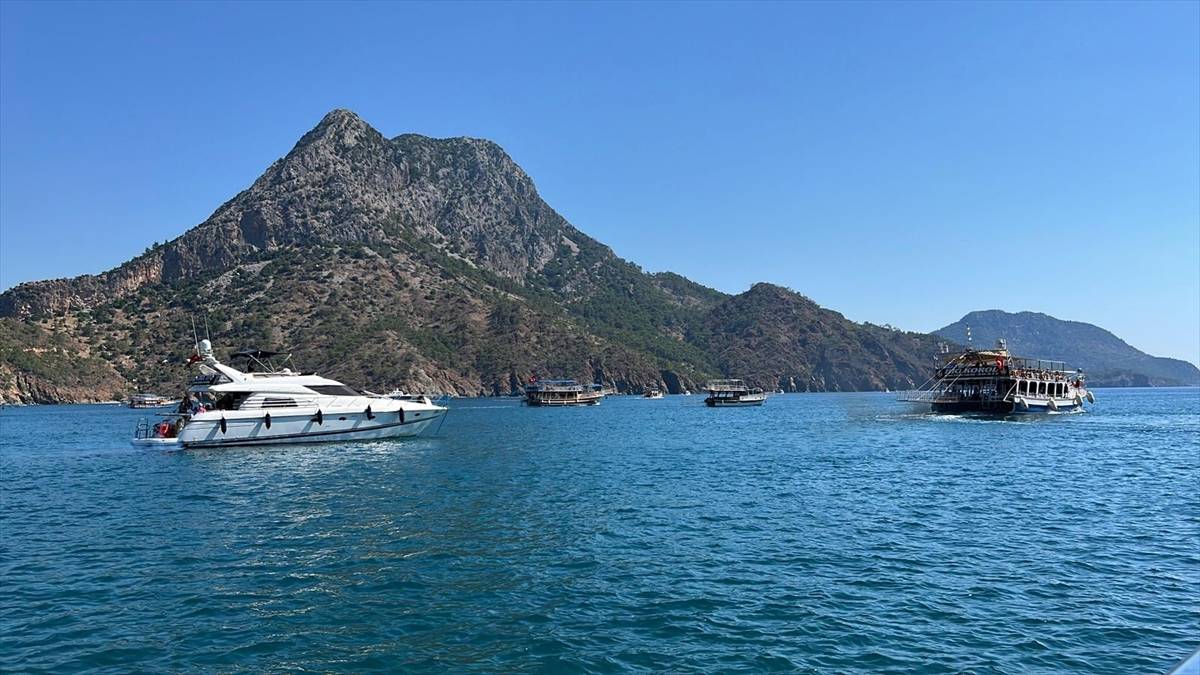 Antalya'da tatilcilerin Suluada ve koyları keşfi Adrasan Sahili'nden başlıyor