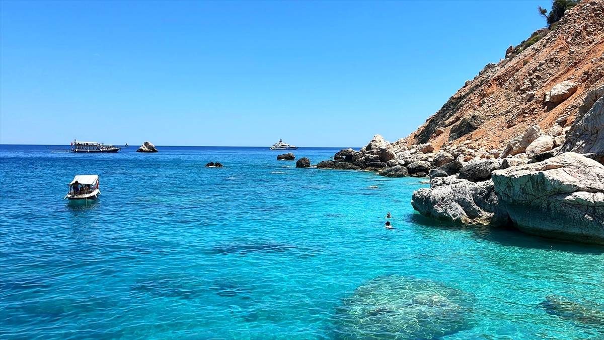 Antalya'da tatilcilerin Suluada ve koyları keşfi Adrasan Sahili'nden başlıyor