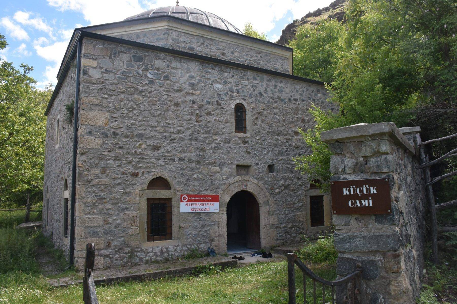 112 yıldır namaz kılınmıyordu: Bin yıllık cami cuma namazıyla ibadete açıldı