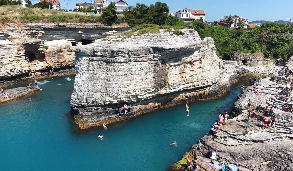 Yürekleri ağızlara getirdiler! Kandıra'da plajlar doldu taştı