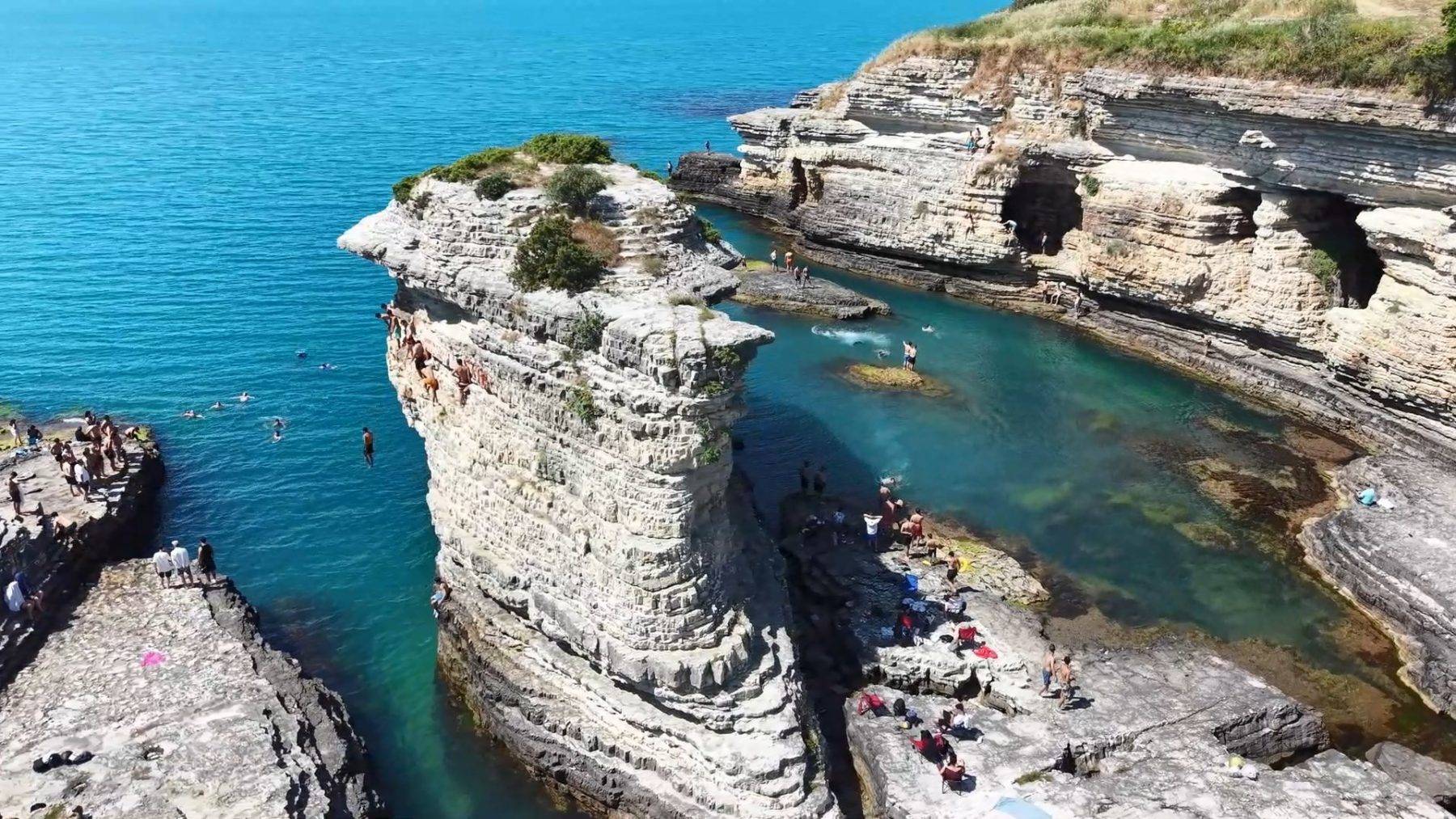 Yürekleri ağızlara getirdiler! Kandıra'da plajlar doldu taştı
