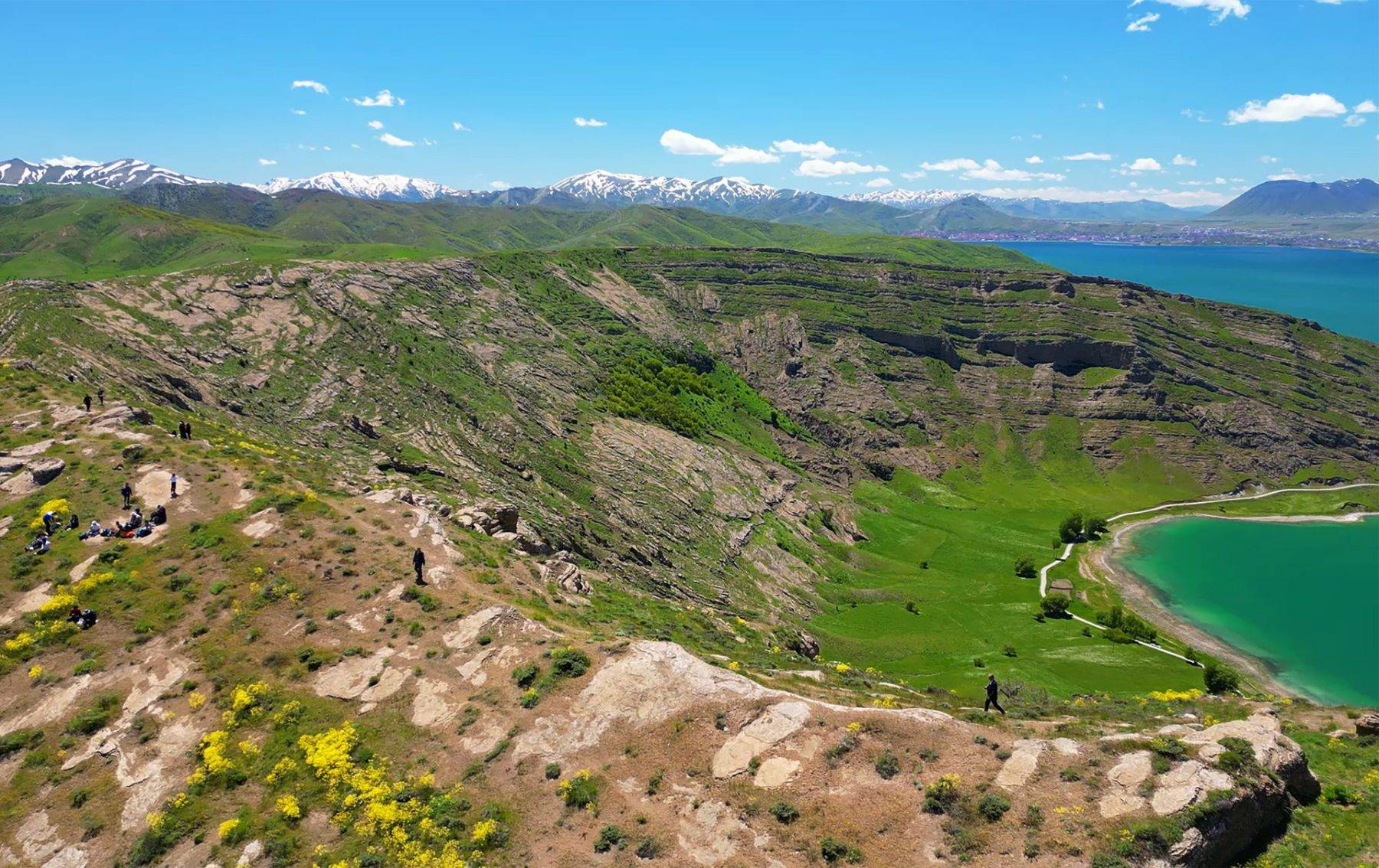 Van Gölü kıyısındaki saklı cennet: İncekaya Köyü