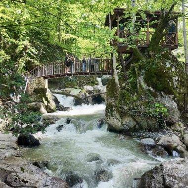 Düzce'nin cezbeden doğa güzellikleri bayramda ilgi odağı oldu