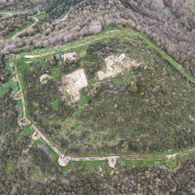 9 yıllık emek meyvesini verdi, tarihi kalenin surları ortaya çıktı