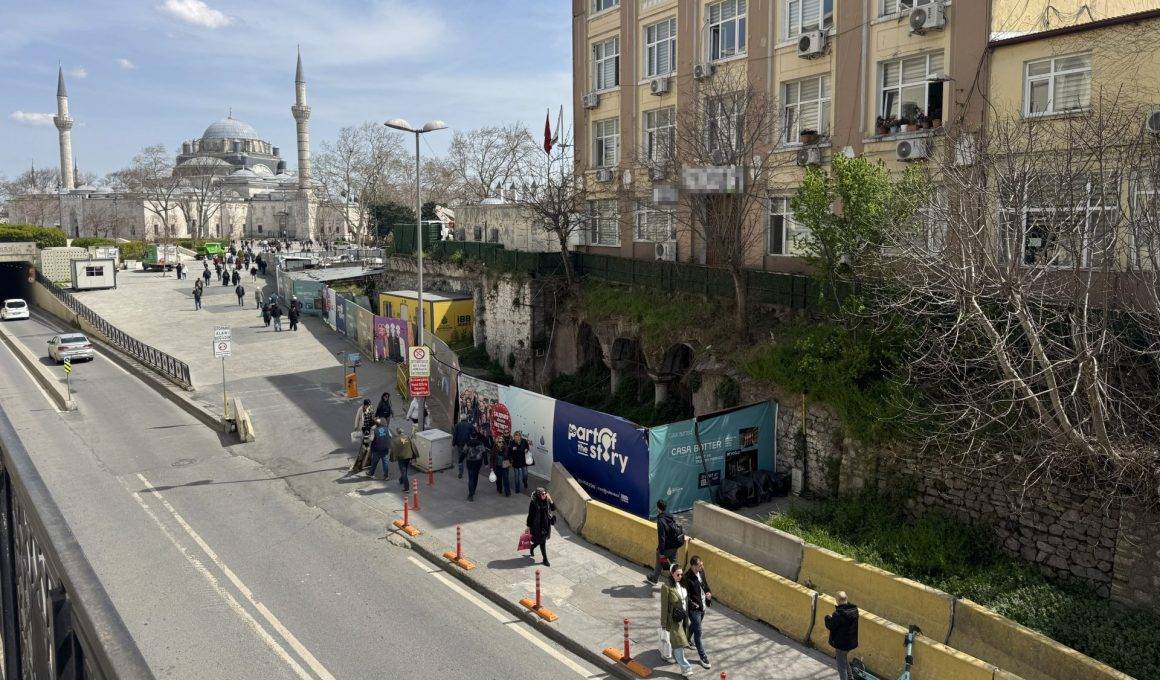 İstanbul'da herkesin fark etmeden yanından geçtiği Roma eseri: Beyazıt Birinci Sarnıcı