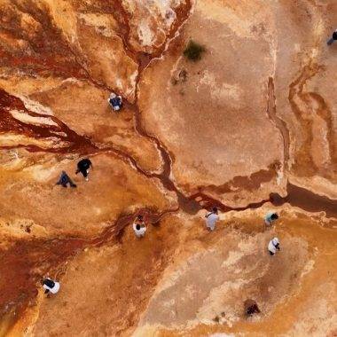 Dünyada eşine zor rastlanıyor! Maden suyu ile oluşan harika: Otlukbeli Gölü