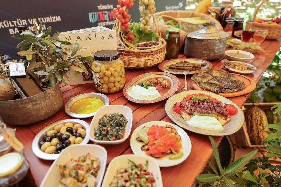 Manisa Kültür Yolu Festivali'nde yöresel lezzetlere yoğun ilgi