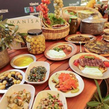 Manisa Kültür Yolu Festivali'nde yöresel lezzetlere yoğun ilgi