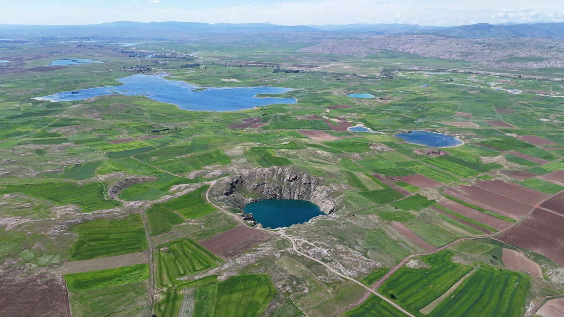 Bozkırın ortasında, 100 metre derinlikte: Sivas'ın nazar boncuğu yeniden doldu