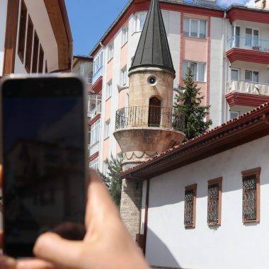 Her halkası farklı ustanın elinden: Sivas’taki Zincirli Minare Camii ilgi çekiyor