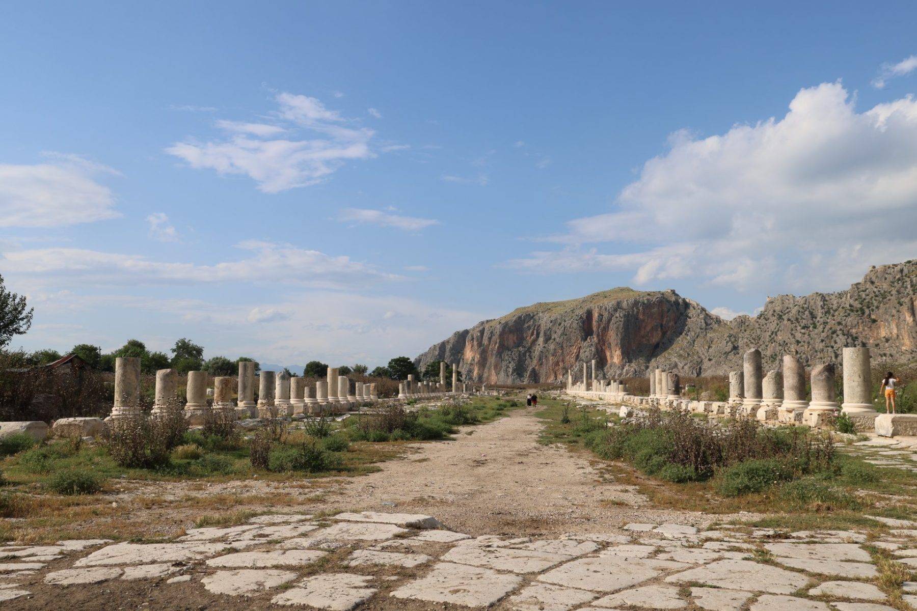 Anadolu'nun antik metropollerinden Anavarza Antik Kenti'nde ziyaretçi yoğunluğu