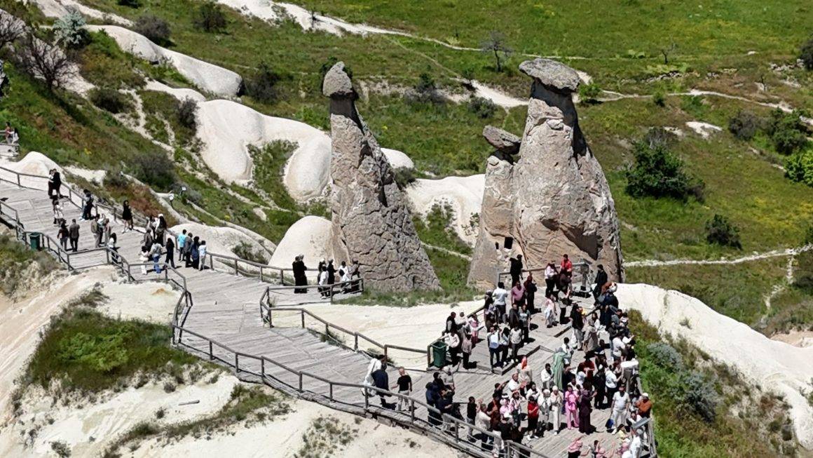 Kapadokya'ya yaz geldi, Peri bacaları yeşile büründü