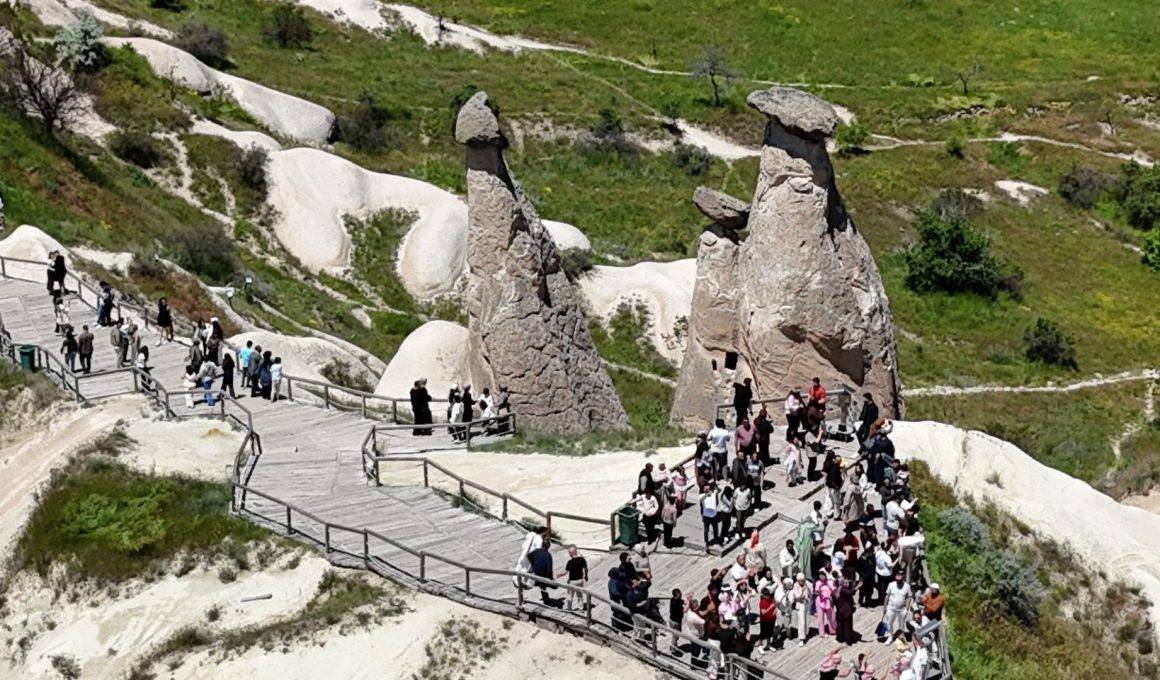 Kapadokya'ya yaz geldi, Peri bacaları yeşile büründü
