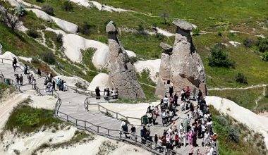 Kapadokya'ya yaz geldi, Peri bacaları yeşile büründü