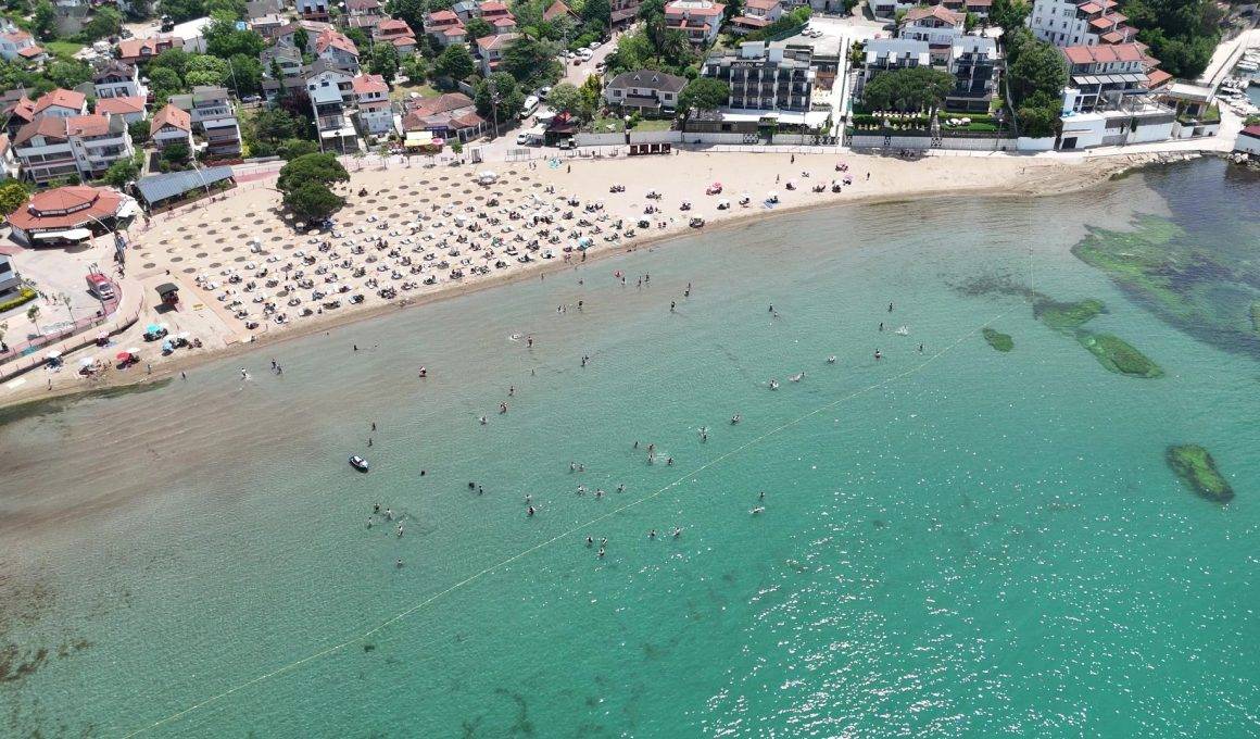 Kandıra'da yaz sezonu öncesi hareketlilik: Turkuaz renkli sulara akın ettiler