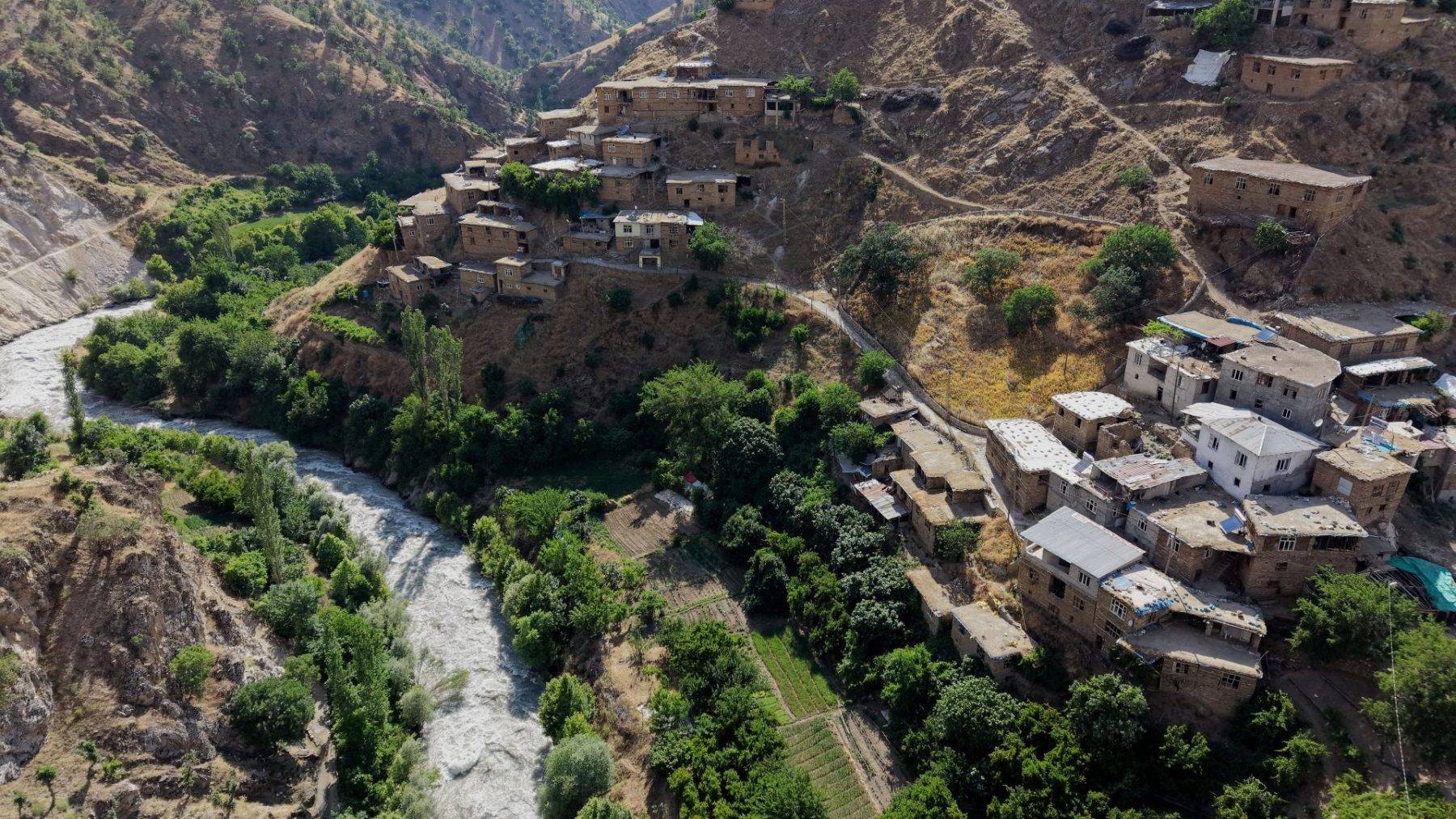 Bitlis'in 300 yıllık taş evleri ve Gayda Barajı ile ünlü ilçesi: Hizan 