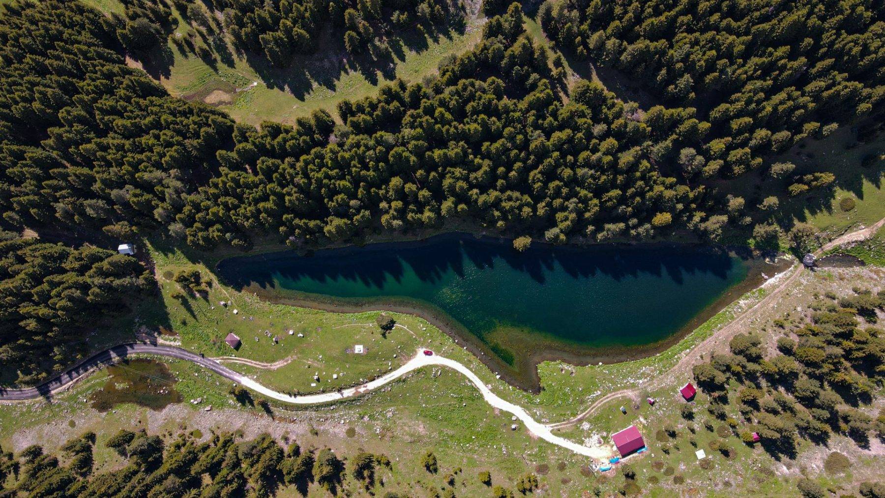 Artvin'de adını şeklinden alan göle yazın gelişiyle ilgi arttı