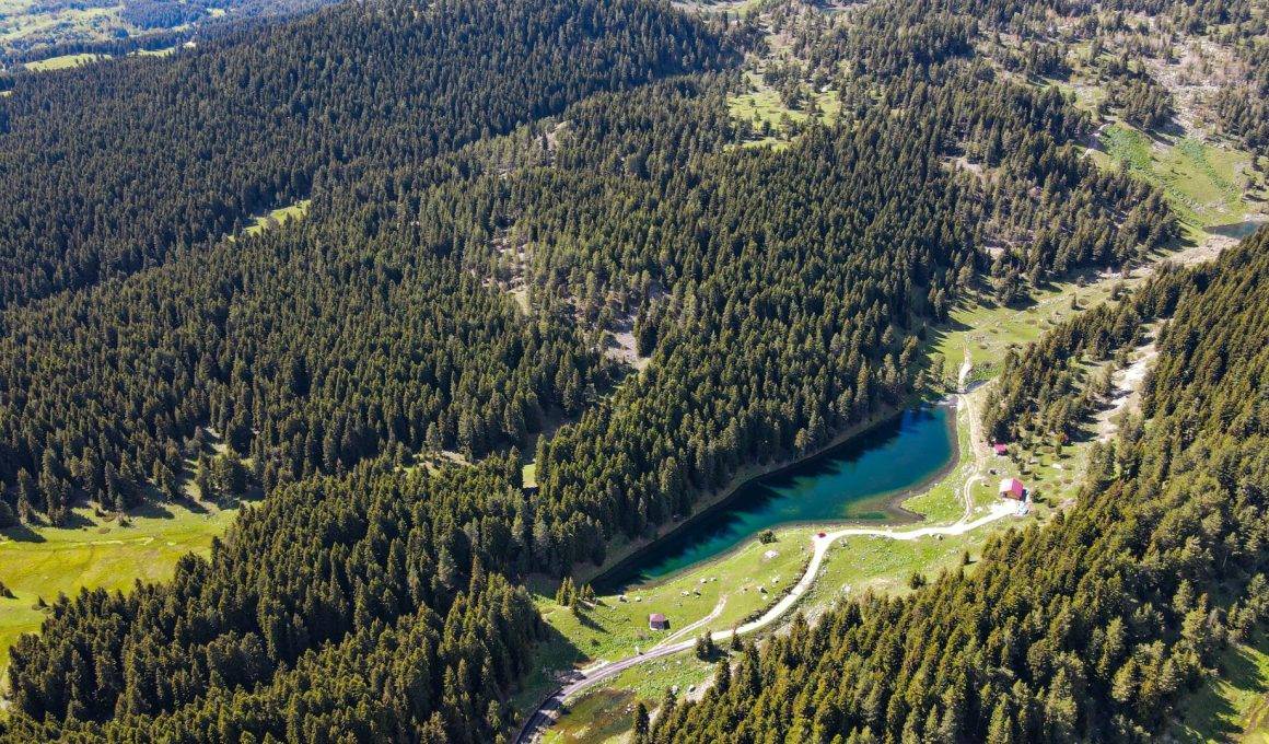 Artvin'de adını şeklinden alan göle yazın gelişiyle ilgi arttı