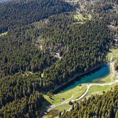 Artvin'de adını şeklinden alan göle yazın gelişiyle ilgi arttı