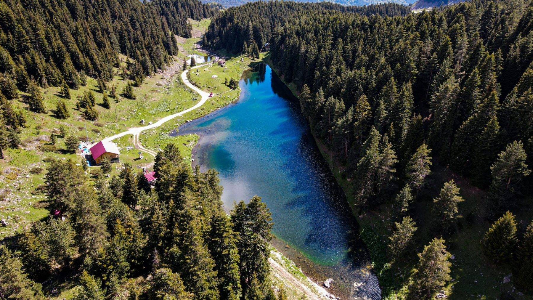 Artvin'de adını şeklinden alan göle yazın gelişiyle ilgi arttı