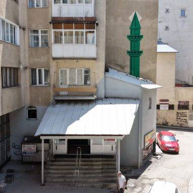 Cemaati şaşırtan minare! Sadece 3 santim kalınlığında, gören bir daha bakıyor