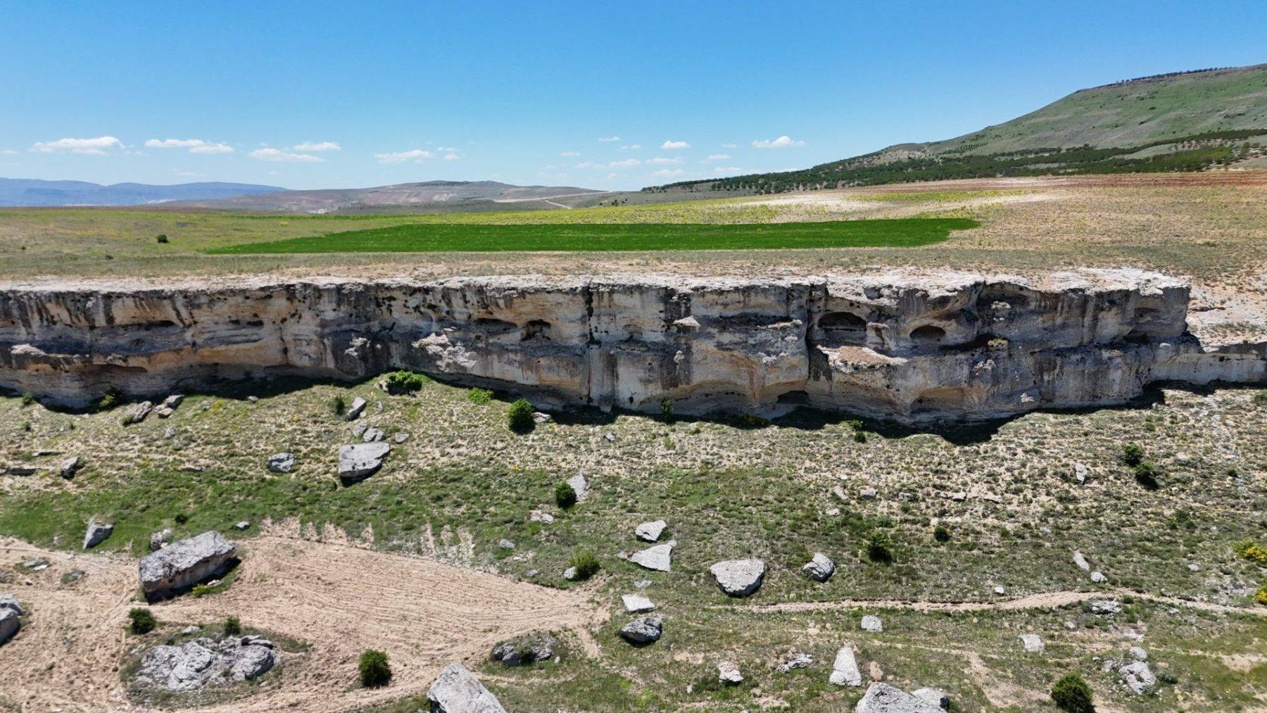 Dikkat çeken el detayı! Anadolu'daki resimli mağarada yeni bulgular