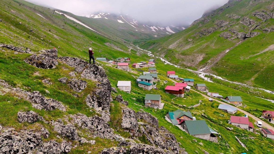 Görenin İsviçre sandığı Karadeniz yaylası mest etti! Dulağa Yaylası baharda coştu