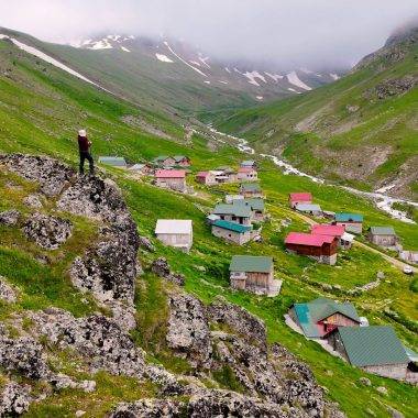 Görenin İsviçre sandığı Karadeniz yaylası mest etti! Dulağa Yaylası baharda coştu