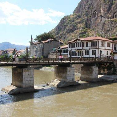 En eskisi 1800 yıllık! Amasya'nın taş gerdanlıkları asırlara meydan okuyor