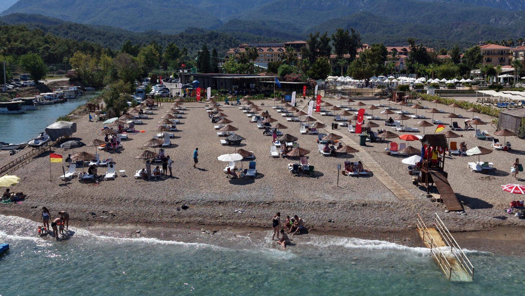 Ücretsiz halk plajı sayısı 23'e çıkıyor: Çeşme'den Bodrum'a geniş seçenekler