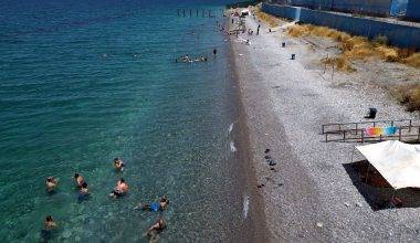 Türkiye'de tek! Göl kıyısındaki tek mavi bayraklı plaj turistlerin uğrak noktası
