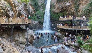 Serinlemek isteyenler akın ediyor! Karaçay Saklı Şelalesi turistlerin favorisi oldu